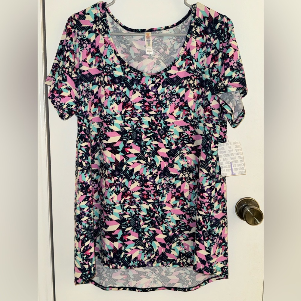 🆕 LuLaRoe Classic T